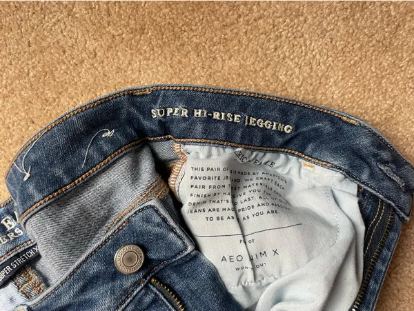 High-Rise American Eagle Jeans - Image 4