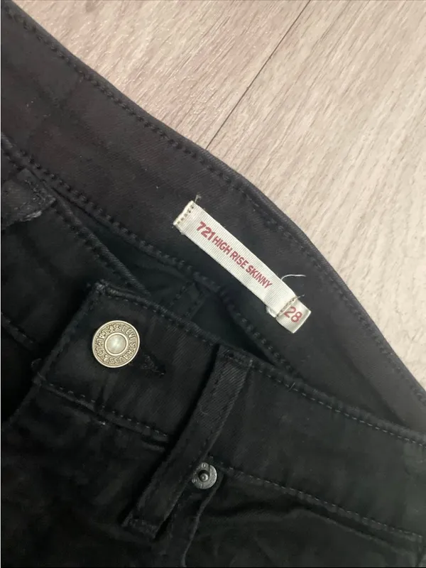 Levi's Black High-Rise Skinny Jeans - Image 2