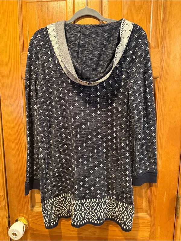 Free people intimately top with lace up v/neck hoodie size medium. - Image 3