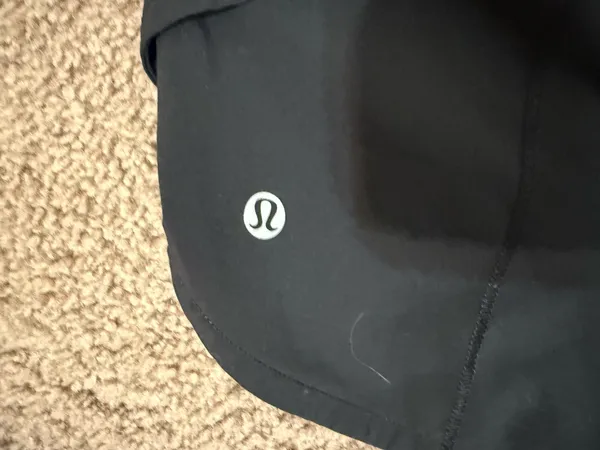 Black Lululemon Shorts Speed 4" - Image 3
