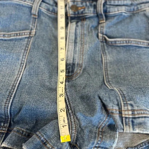 Abercrombie & Fitch Sz:32/14 Mall Brand high waited denim shorts ruffled waist. - Image 6