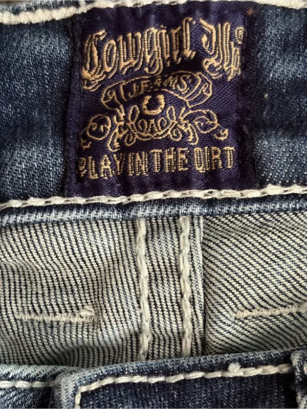 Cowgirl Tuff Co. Cowgirl Up mid rise bootcut flare embellished med wash denim jeans Sz 2 western - Image 7