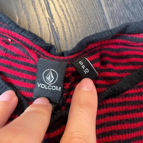 Volcom Red Black Striped Lettuce Trim T Shirt Women Small Ribbed Short Sleeve - Image 3