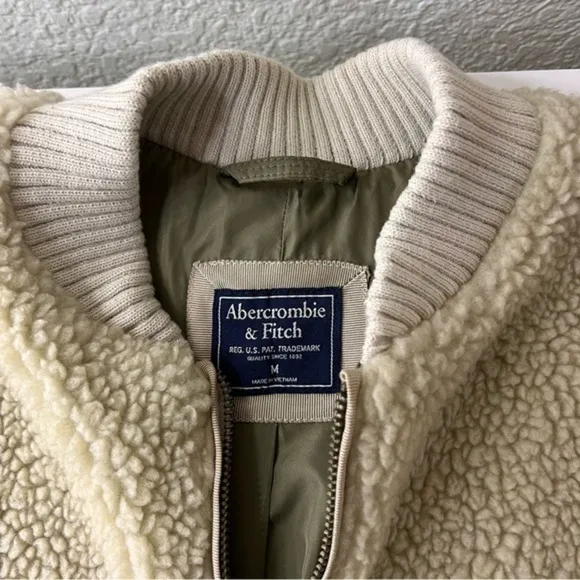 Abercrombie & Fitch Oversized Sherpa Zip‎ Up Bomber Jacket Size M - Image 5
