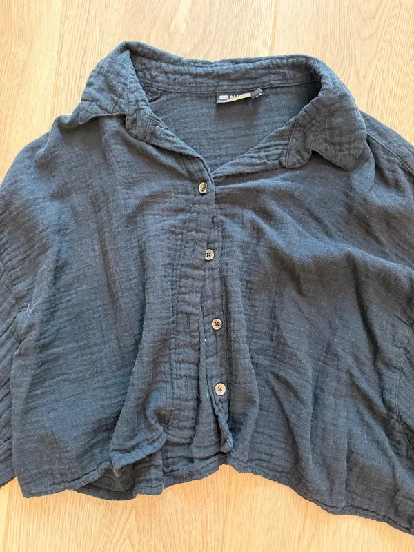 ASOS Cropped Black Button-Up Shirt - Image 3