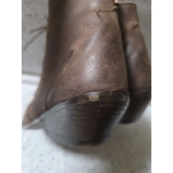 Harris Hawk Details Boots Leather Embossed Western Ankle Women Size 6.5 Spanish - Image 11