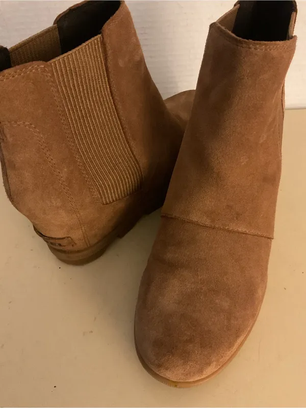 Sorel Women's Suede Chelsea Platform Joan of Artic wedge boots US 8.5 - Image 2