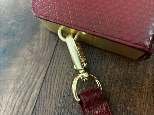 Hobo international red snakeskin gold metal wristlet clutch - Image 2