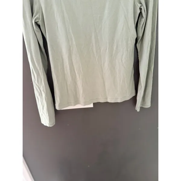 Yogalicious Kathleen Ribbed Long Sleeve Top Built-in Bra Sage Green Large - Image 3