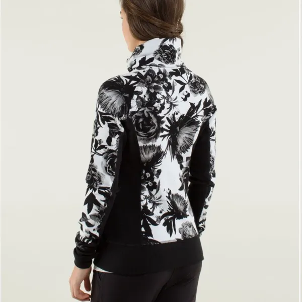Lululemon Calm & Cozy Jacket Brisk Bloom Black White / White / Black Size 8 - Image 2