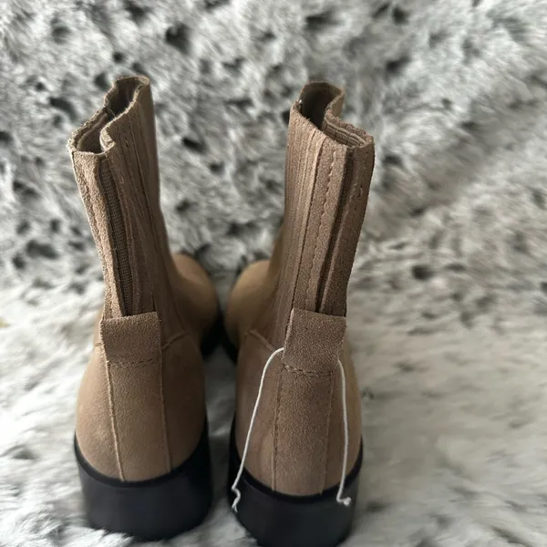 3003. Dolce Vita Suede Tan Ankle Booties sz 7.5 - Image 5