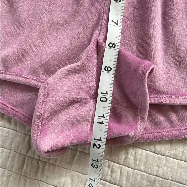 Juicy Couture Y2k velour pull on logo retro booty shorts light purple small - Image 6