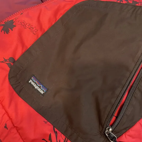 Patagonia nano puffer red and black flowered full zip insulatedjacket - Image 11