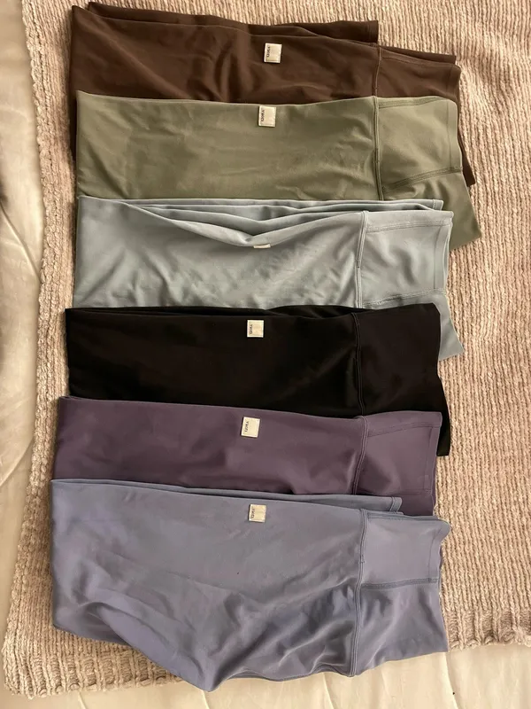 Vuori AllTheFeels Leggings- Regular Length Blue Quartz - Image 3