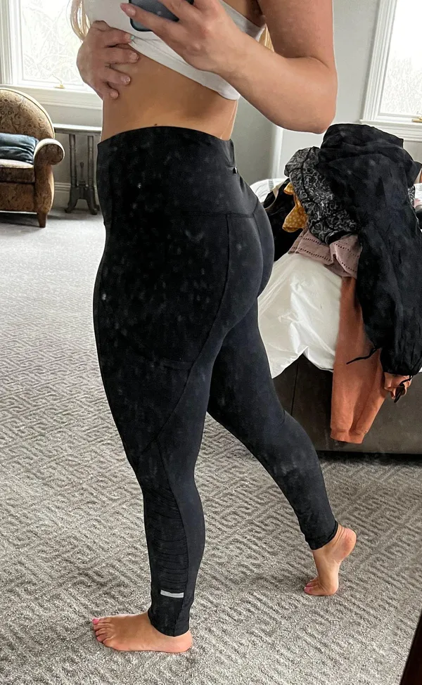 Lululemon Black Leggings With Pockets - Image 3