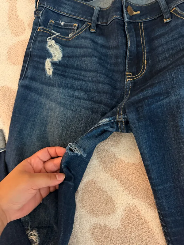 Hollister Jeans Ripped - Image 3