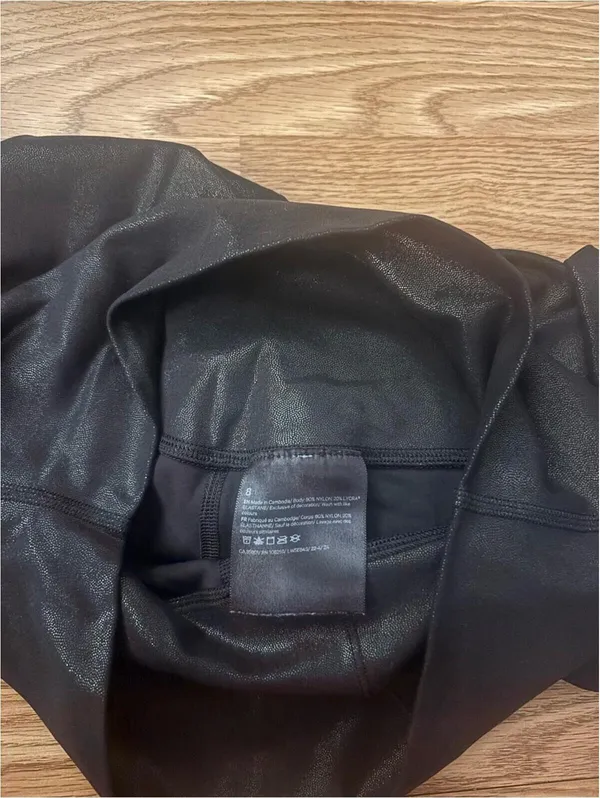 Lululemon Wunder Train HR Tight Foil Special Edition 25” Leggings Size 8 - Image 4