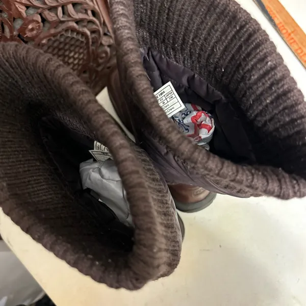 UGG Boots Womens 7 MATILDA 1904 Brown Vibram Puffer Quilted Waterproof - Image 8
