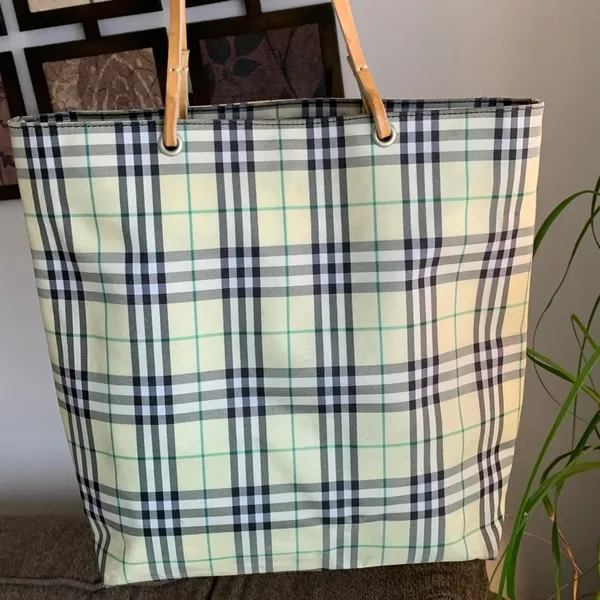 Authentic VINTAGE BURBERRY Checkered medium long tote - Image 13