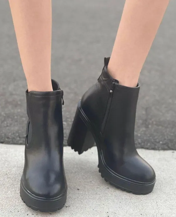 Refresh Chunky Lug Sole Slip On Bootie - Image 3