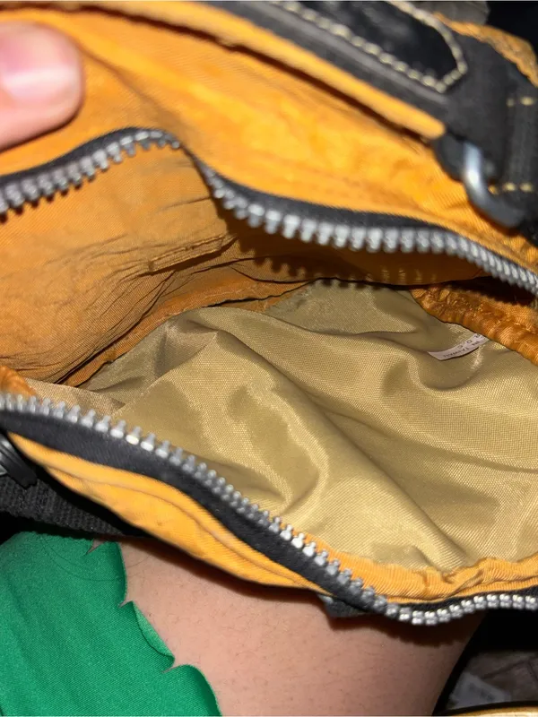 vintage 90s Kipling Private Transport 3-in-1 convertible bag in an ochre yellow - Image 4