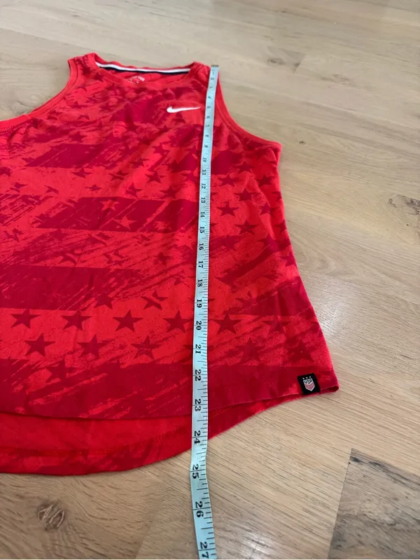 Nike women's sleeveless tank top USA red flag size medium - Image 6