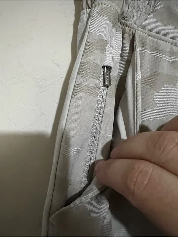 Athleta Brooklyn Textured Cream Camo Tall Jogger Travel Performance‎ Pants - Image 6