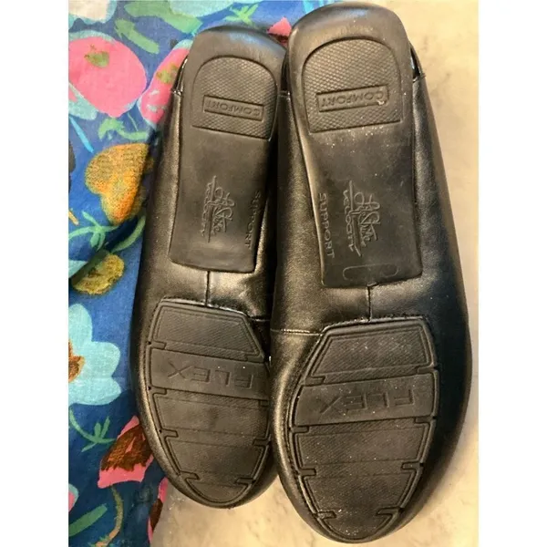 Life Stride Black Loafers Woman’s Size 9 Velocity with‎ Memory Foam - Image 5