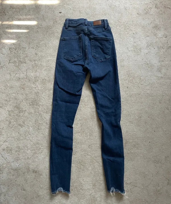Subdued Dark Wash High waisted Jeans - Image 2