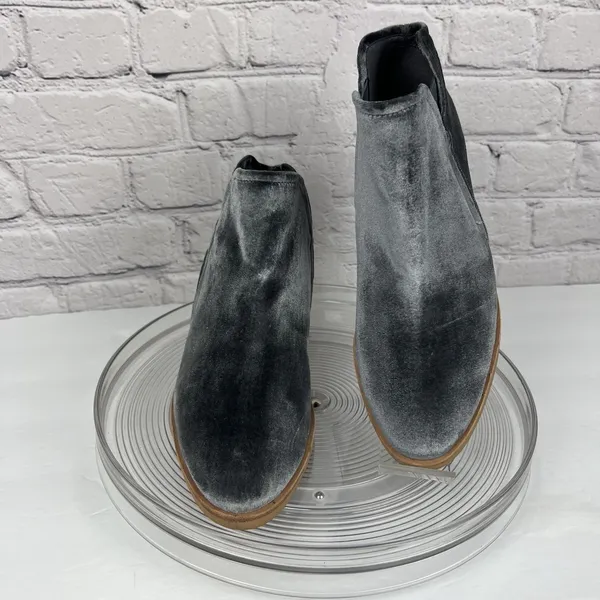 Dolce Vita Velveteen Ankle Booties Sz 8.5 Gray Almond Toe Boho Block Heel Party - Image 4