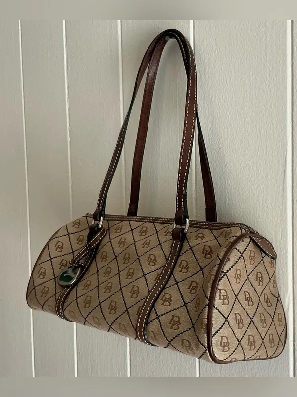 A vintage Dooney & Bourke signature jacquard barrel shoulder bag - Image 2