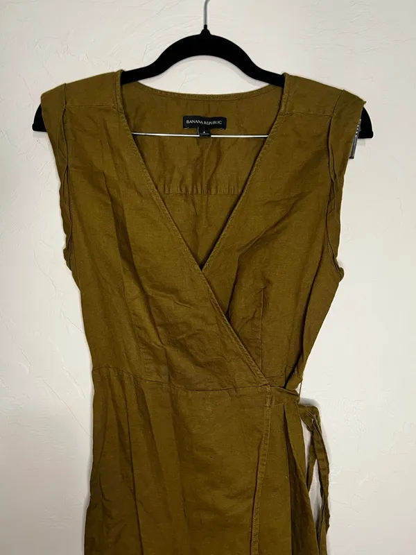 Banana Republic Linen Blend Olive Green Cap‎ Sleeve Wrap Dress - Image 3