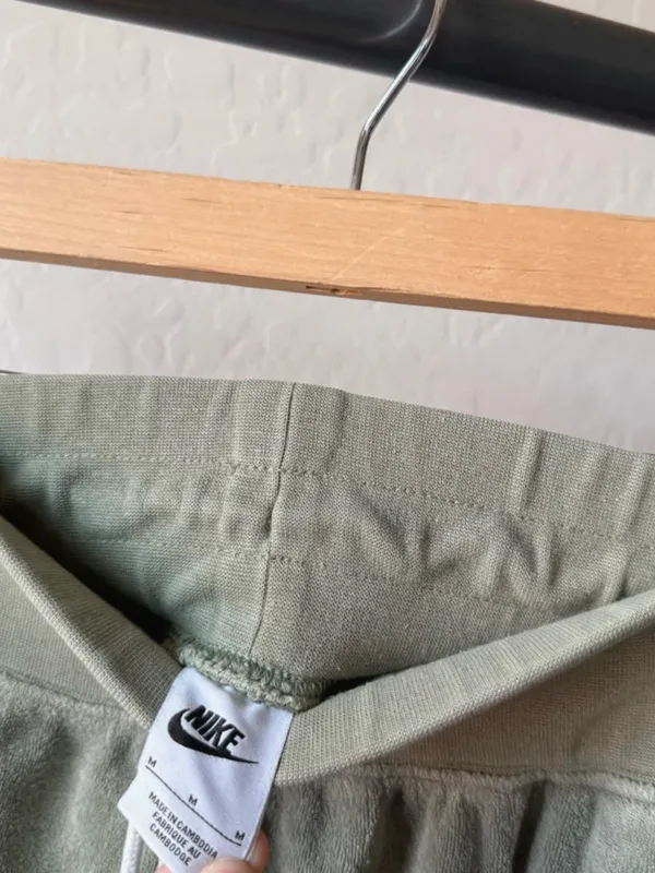 Nike green terry shorts - Image 3
