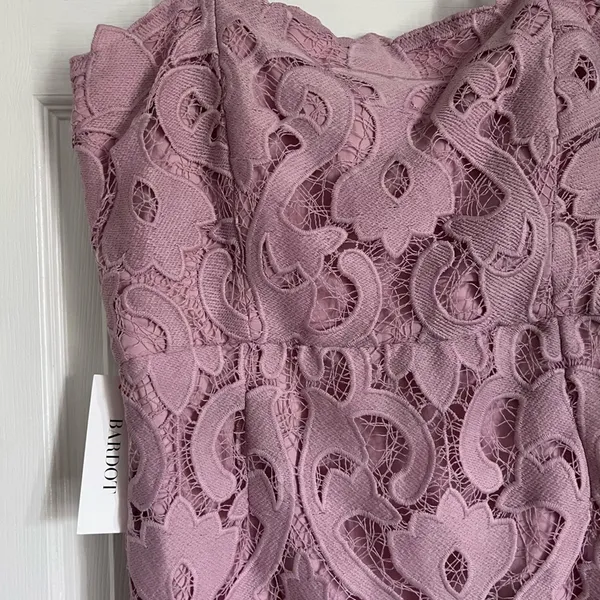 REVOLVE Bardot Lina Lace Sheath Dress NWT Size 8 Rose Pink Midi - Image 5