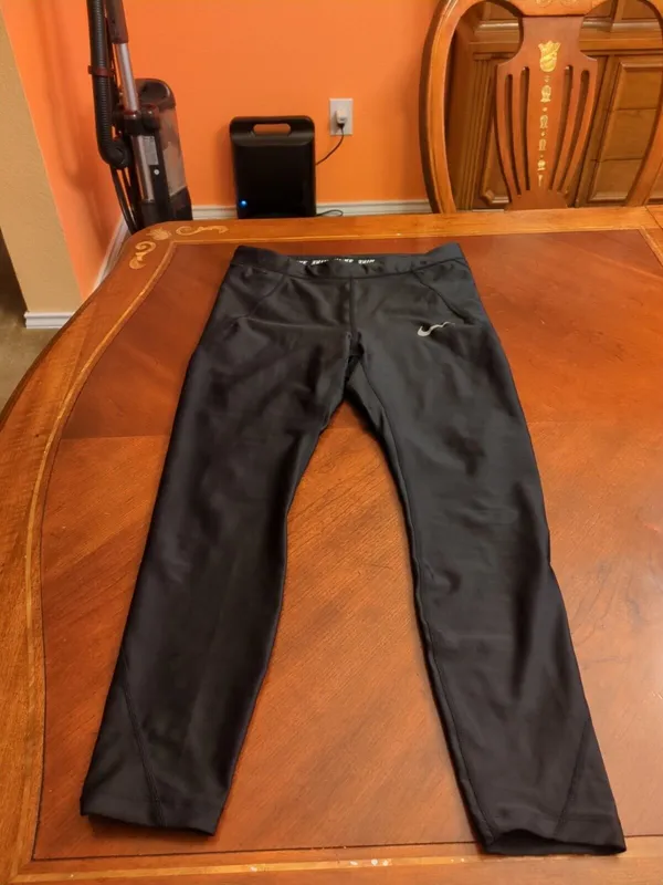 Nike Womens Power Essential Crop Tight Leggings Black Dri-Fit Size M - Image 3