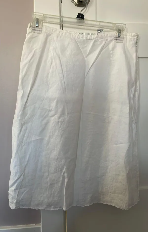 Old Navy white  skirt - Image 2