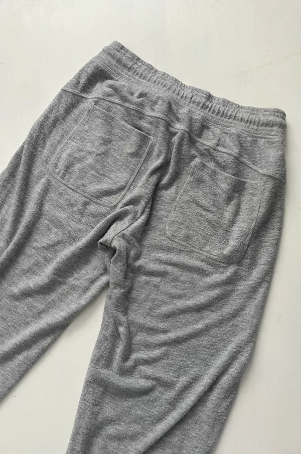 alo yoga sweatpants  - Image 3