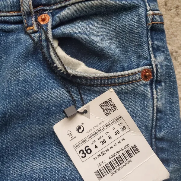 Zara Full length Ripped High Rise TRF Slim Fit Straight Leg Jeans size 4 - Image 4