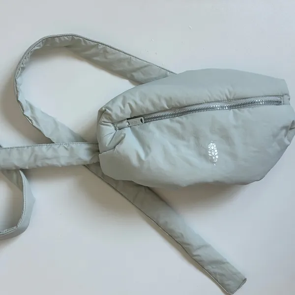 FP Movement Care Fanny Pack Puffer Jacket Blue Metal Combo M NWT - Image 12