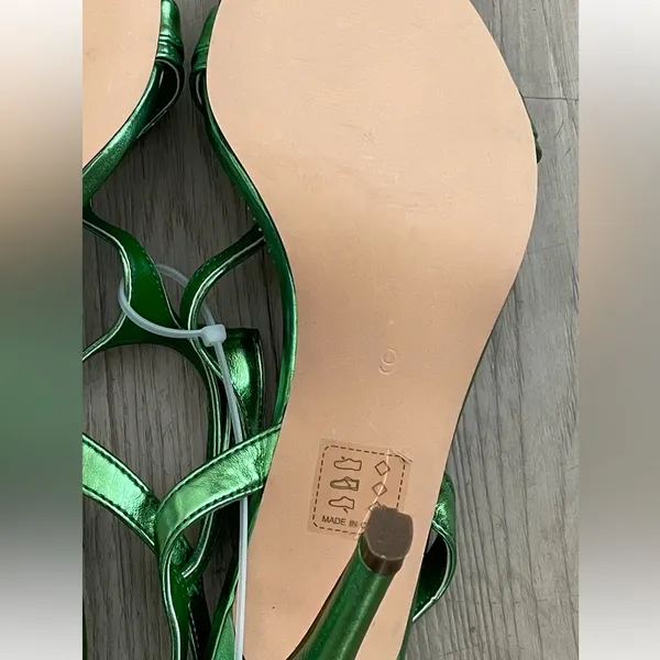 Christmas green t strap stiletto heels size 9 shiny - Image 7