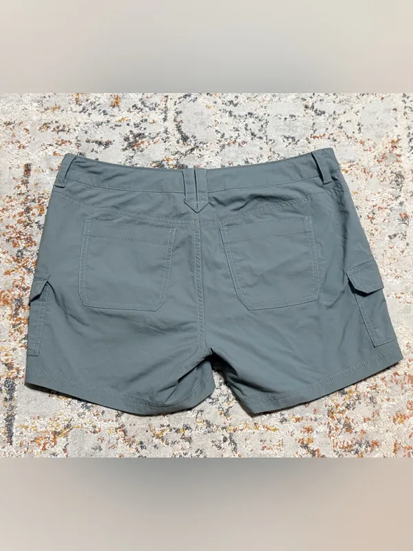The North Face Women's Hiking Cargo Shorts size 4 - Image 10