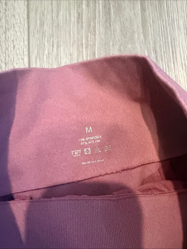 NVGTN Maroon Contour Leggings Seamless Size Medium - Image 4