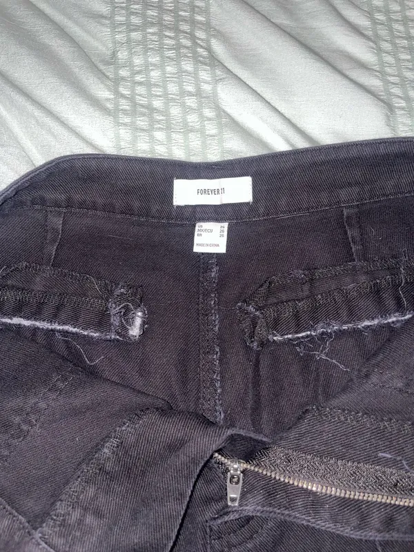 Forever 21 Black Cargo Pants - Image 3
