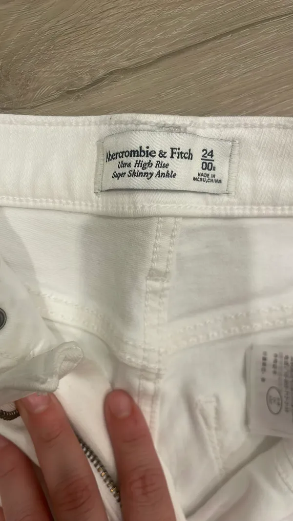Abercrombie Skinny Jeans - Image 4