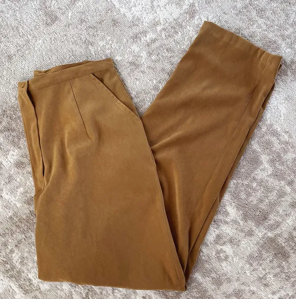 Vintage High Waisted Faux Suede Pleated Trouser Pants in Caramel - 28 - Image 2