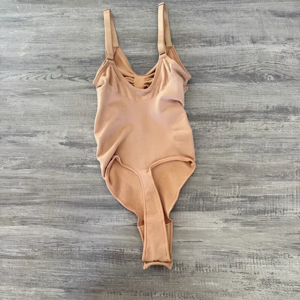 SKIMS New shapewear bodysuit - Image 3