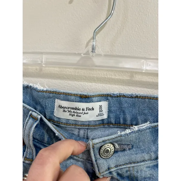 Abercrombie 90s Relaxed Jeans High Rise Light Wash Straight 30/10‎ - Image 9
