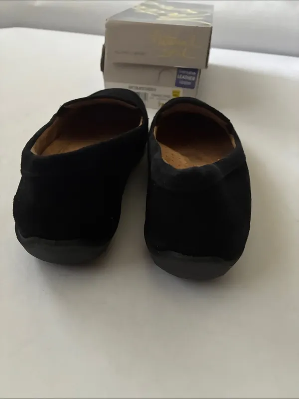 Natural Soul Black Suede Slip-On Loafers - Image 4