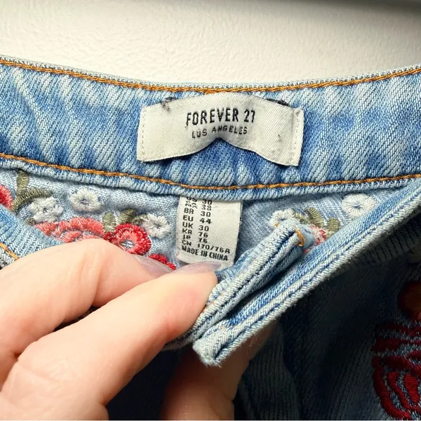 Forever 21 Light Blue Floral Embroidered Jean Shorts Size 10 with 2” inseam - Image 2