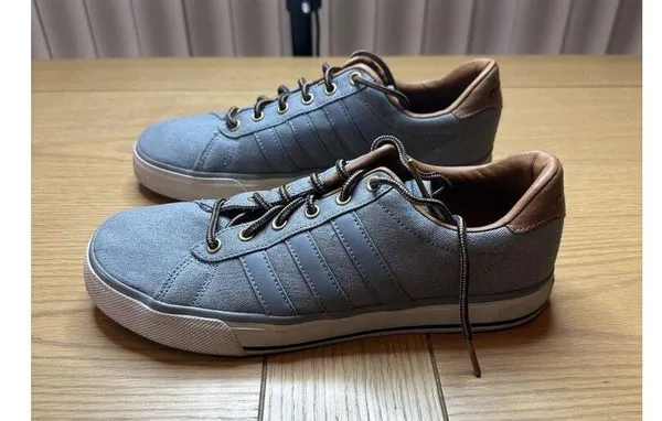 Adidas 7.5 Gray Canvas Sneakers Brown Accents Casual Stylish Footwear Mens - Image 9